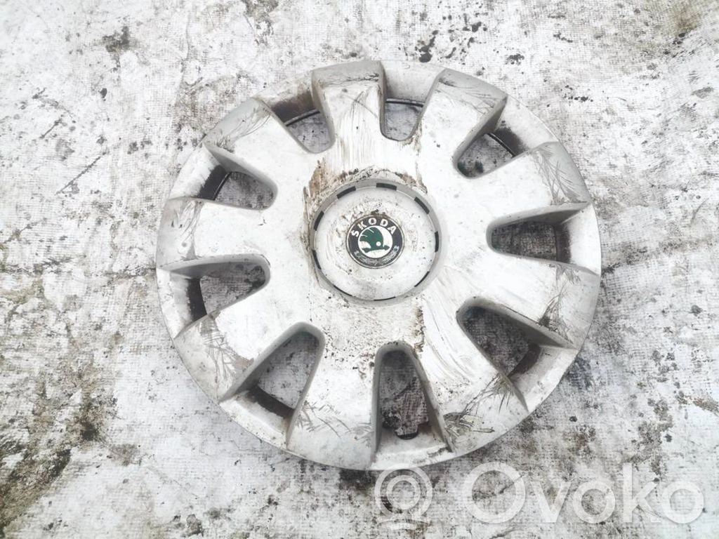 Skoda Octavia Mk2 (1Z) R15-pölykapseli