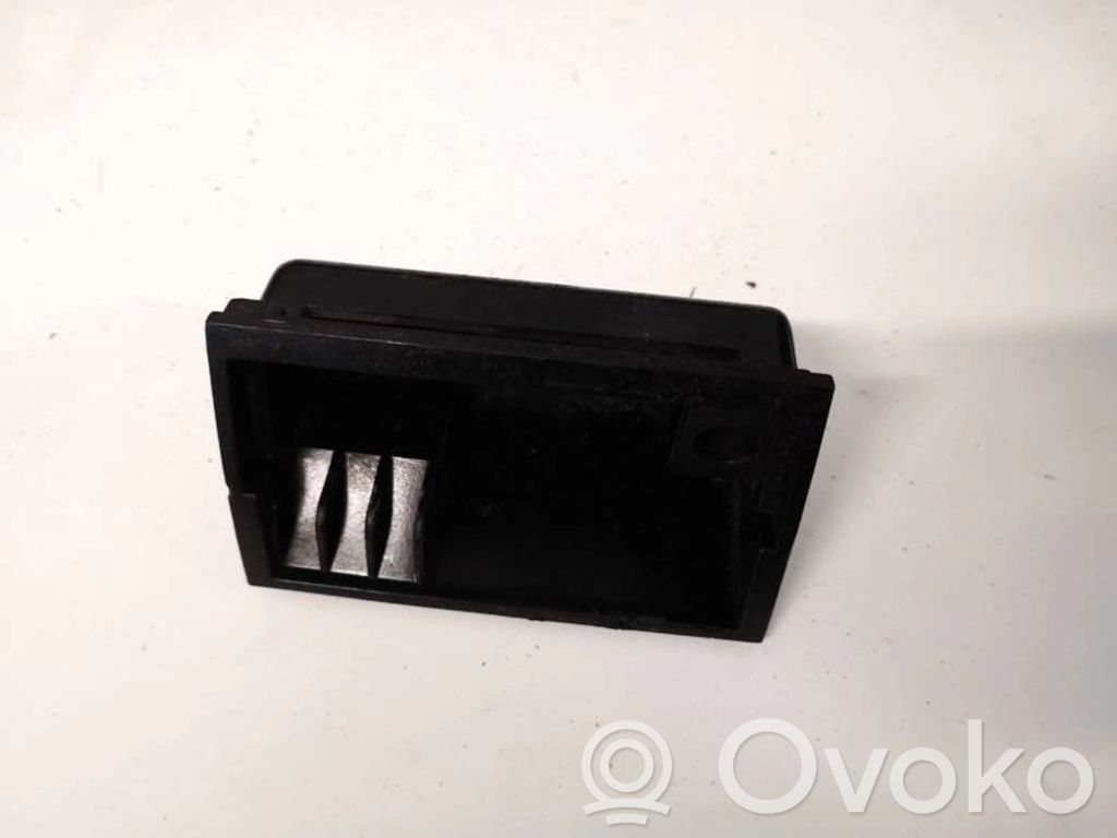 Cenicero del coche   8D0857951,8D0857951