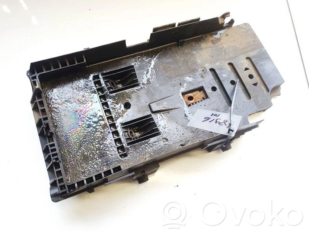 Ford Mondeo MK IV Podstawa / Obudowa akumulatora 