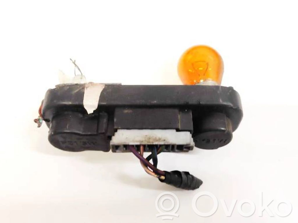 Ford S-MAX Takavalon polttimon suojan pidike 