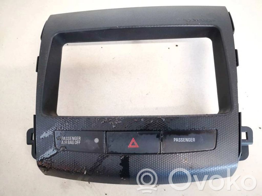 Mitsubishi Outlander Comutator lumini pericol 