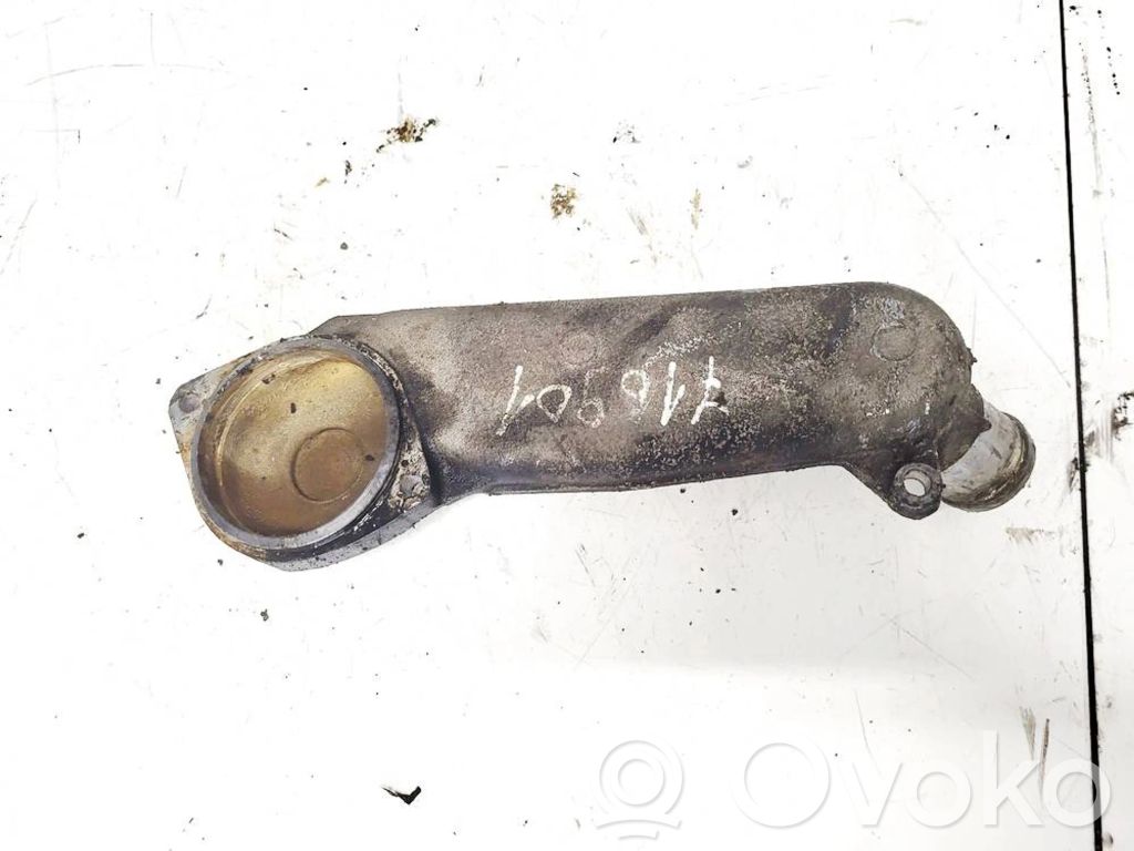 Tuyau de liquide de refroidissement moteur   059121121D,059121121D,059121121D