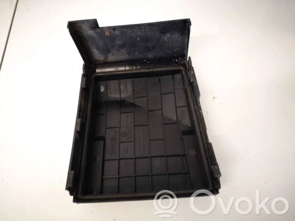 Volkswagen Golf V Coperchio scatola dei fusibili