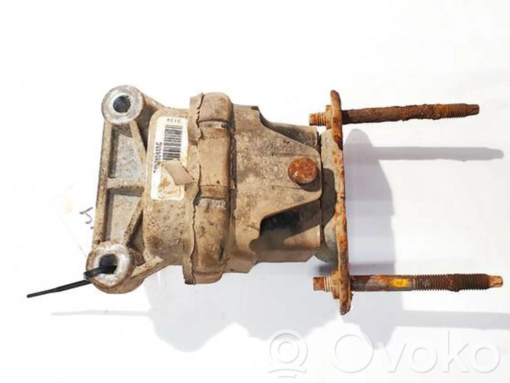 Dodge Magnum Engine mount bracket 