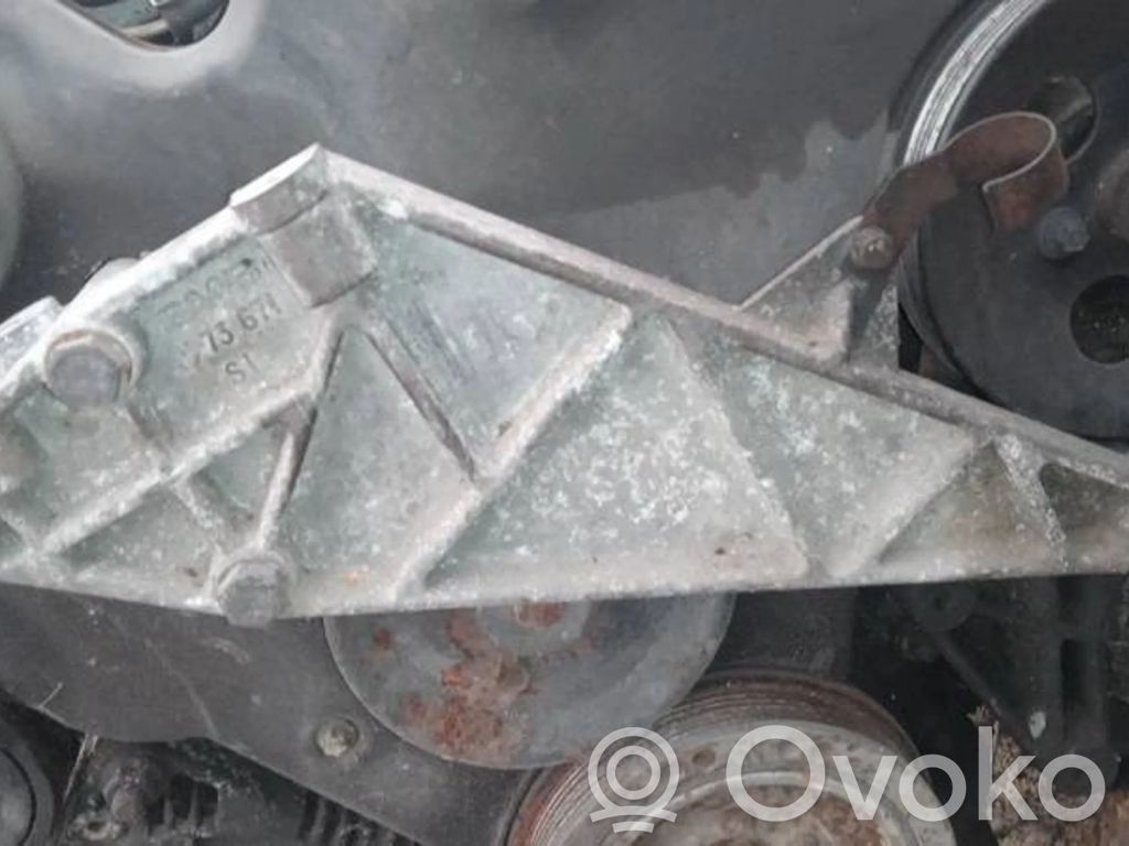 Saab 9-5 Engine mounting bracket 