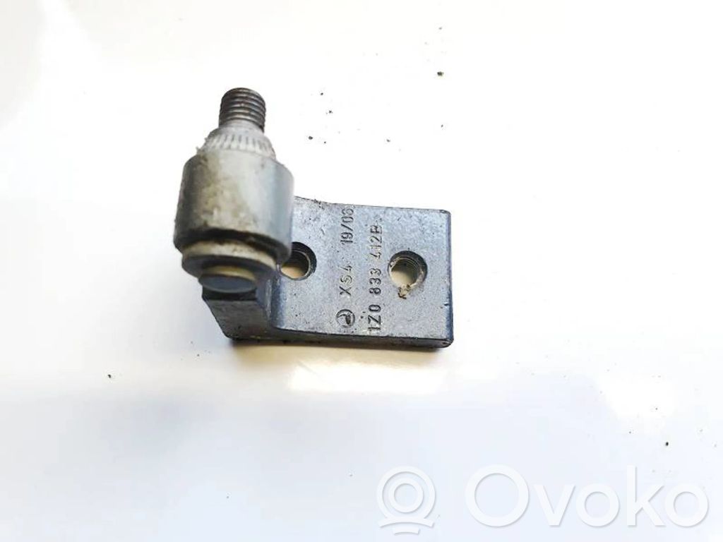 Skoda Octavia Mk2 (1Z) Cerniera inferiore della portiera posteriore