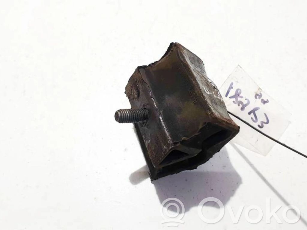 Audi 80 90 B3 Engine mount bracket 