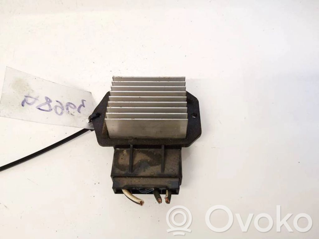 Toyota Avensis T250 Lämpöpuhaltimen moottorin vastus 