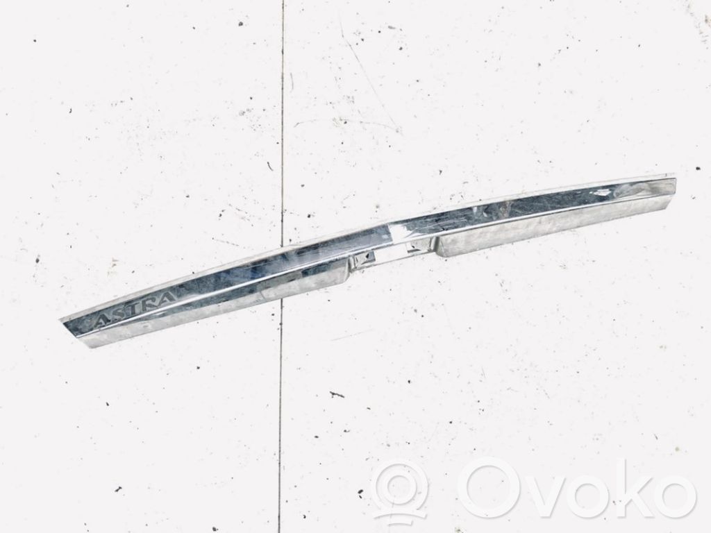 Opel Astra H Trunk door license plate light bar 