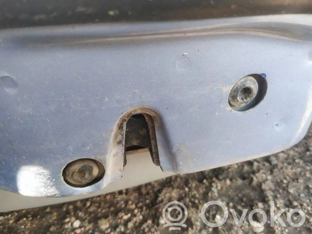 Serrure de porte arrière