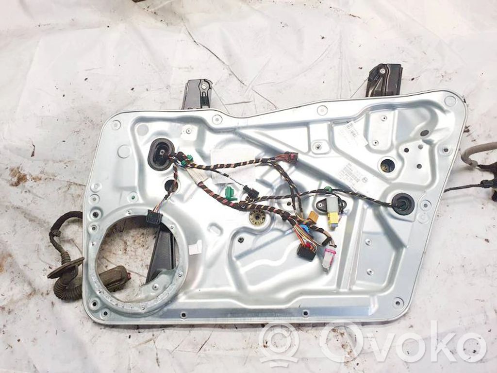Volkswagen Tiguan Alzacristalli del portellone scorrevole con motorino