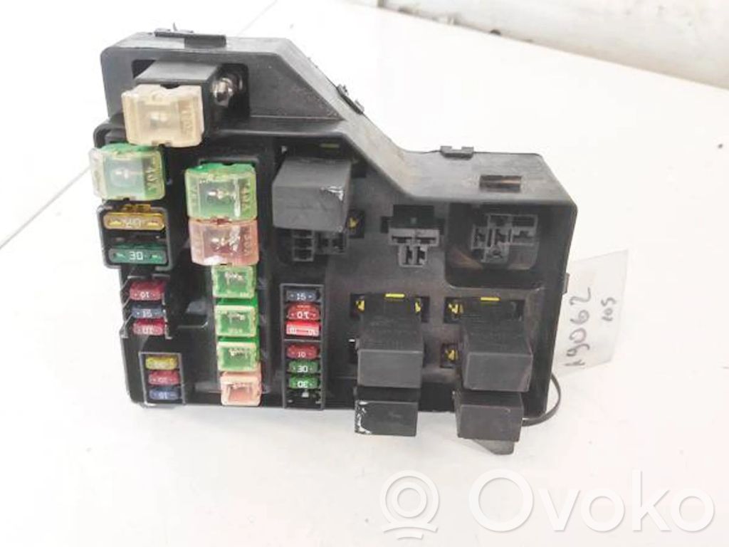 Mitsubishi Carisma Saugiklių dėžė (komplektas) 