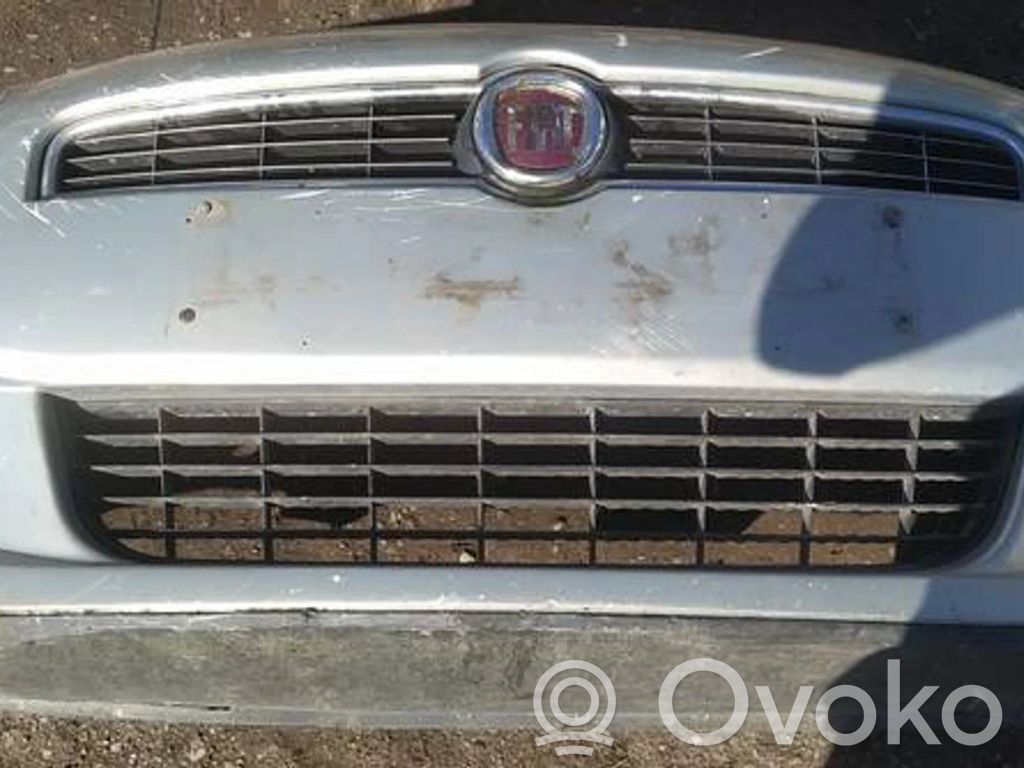 Fiat Bravo Parachoques delantero 