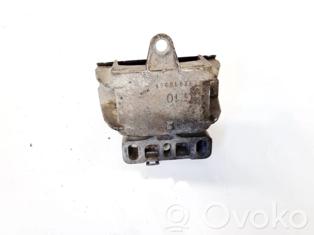 Volkswagen Golf IV Supporto di montaggio del motore