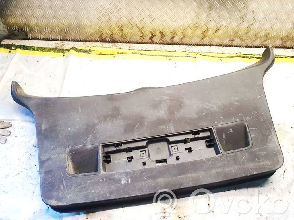 Inne elementy wykończenia bagażnika   1T0867601,1T0867601,1T0867601