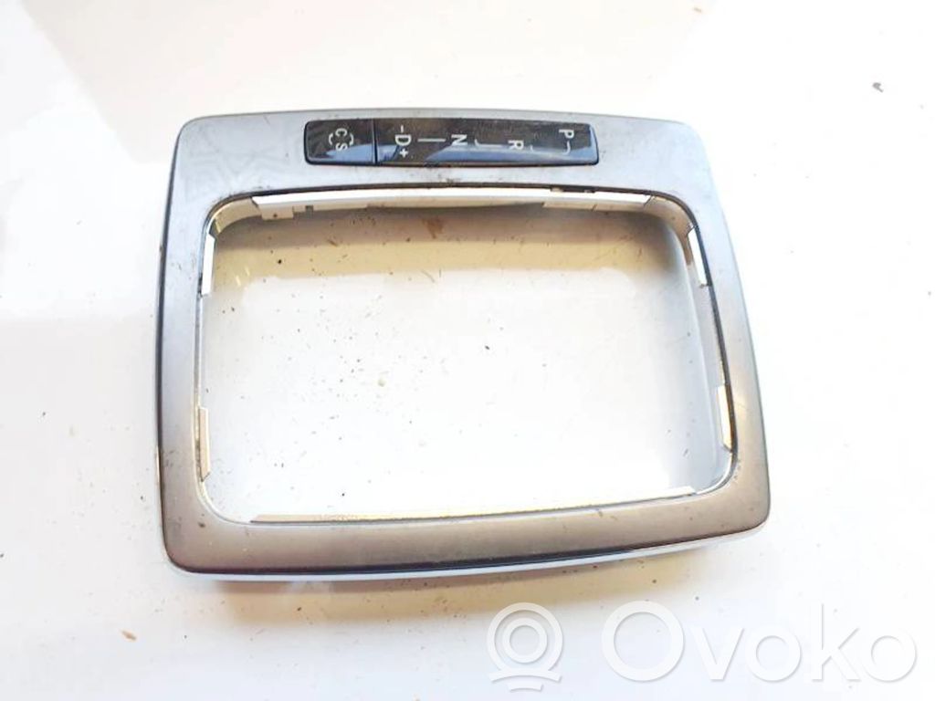 Mercedes-Benz C AMG W204 Rivestimento in plastica cornice della leva del cambio 