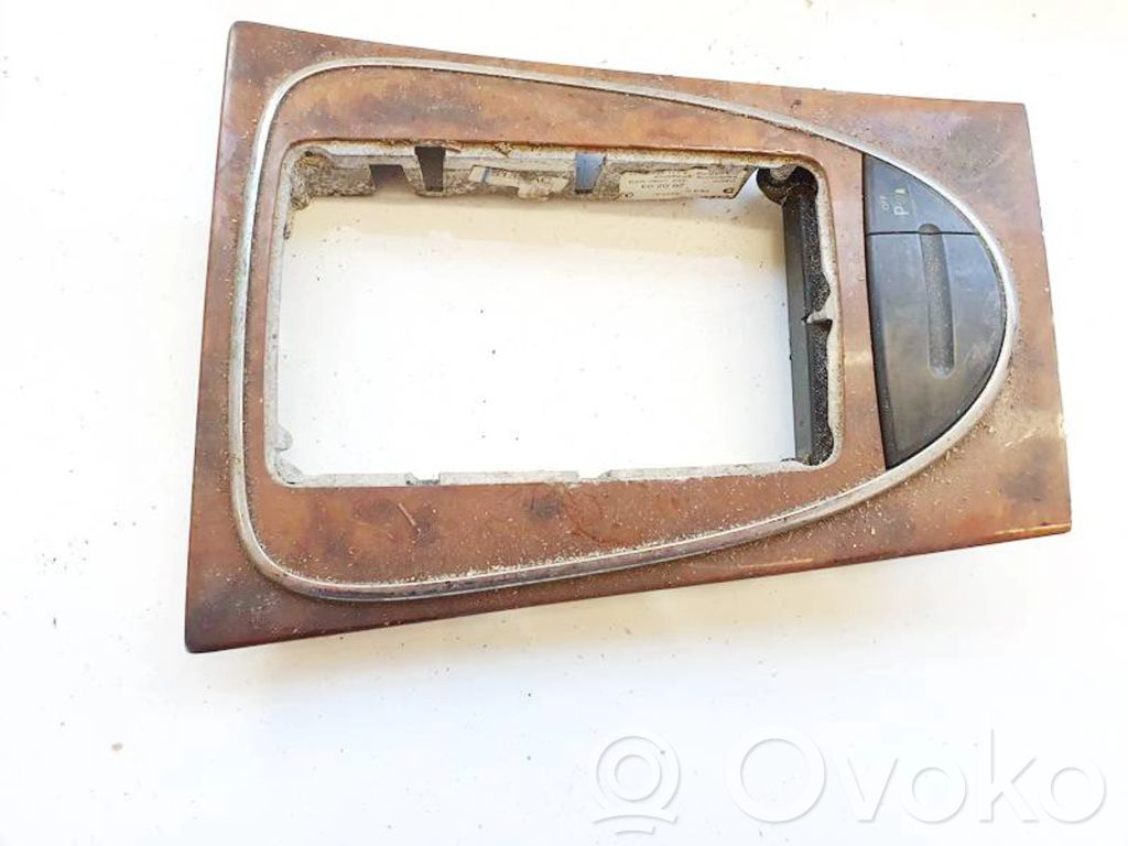Mercedes-Benz E W211 Rivestimento in plastica cornice della leva del cambio