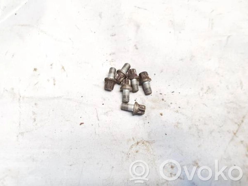 Mitsubishi Grandis Piulițe/șuruburi 