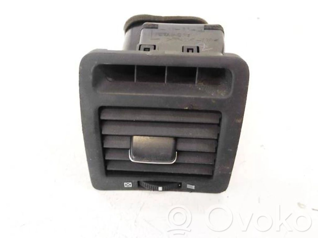 Toyota Corolla Verso E121 Griglia di ventilazione centrale cruscotto 