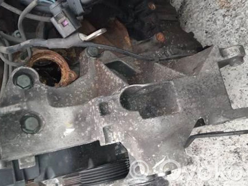 Volkswagen PASSAT B5 Supporto di montaggio del motore (usato) 