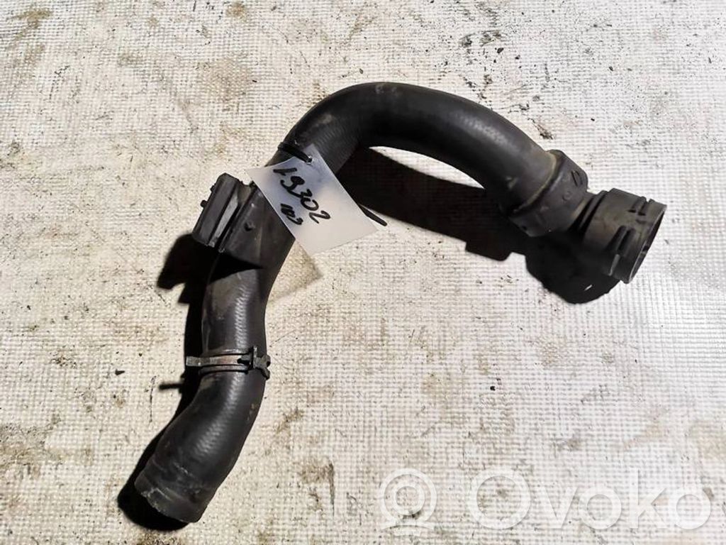 Audi A6 S6 C5 4B Tubo flessibile del liquido di raffreddamento del motore 