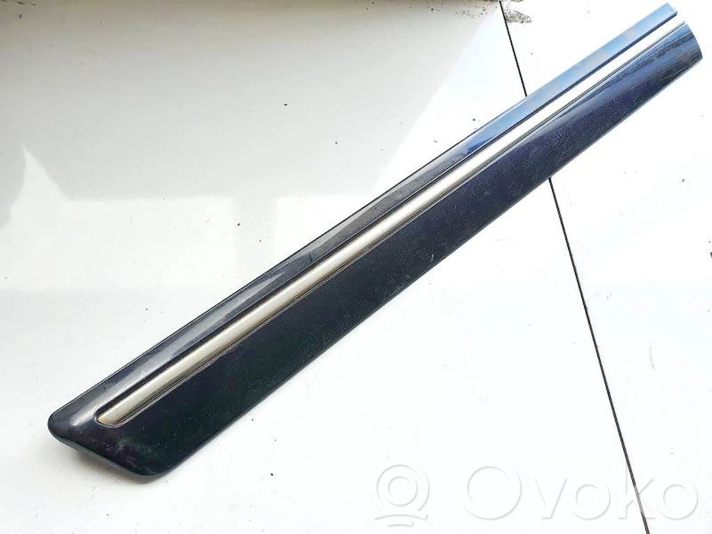 Mercedes-Benz E W210 Listwa drzwi tylnych