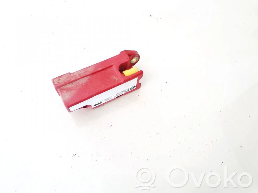 Volkswagen Golf IV Czujnik uderzenia Airbag 