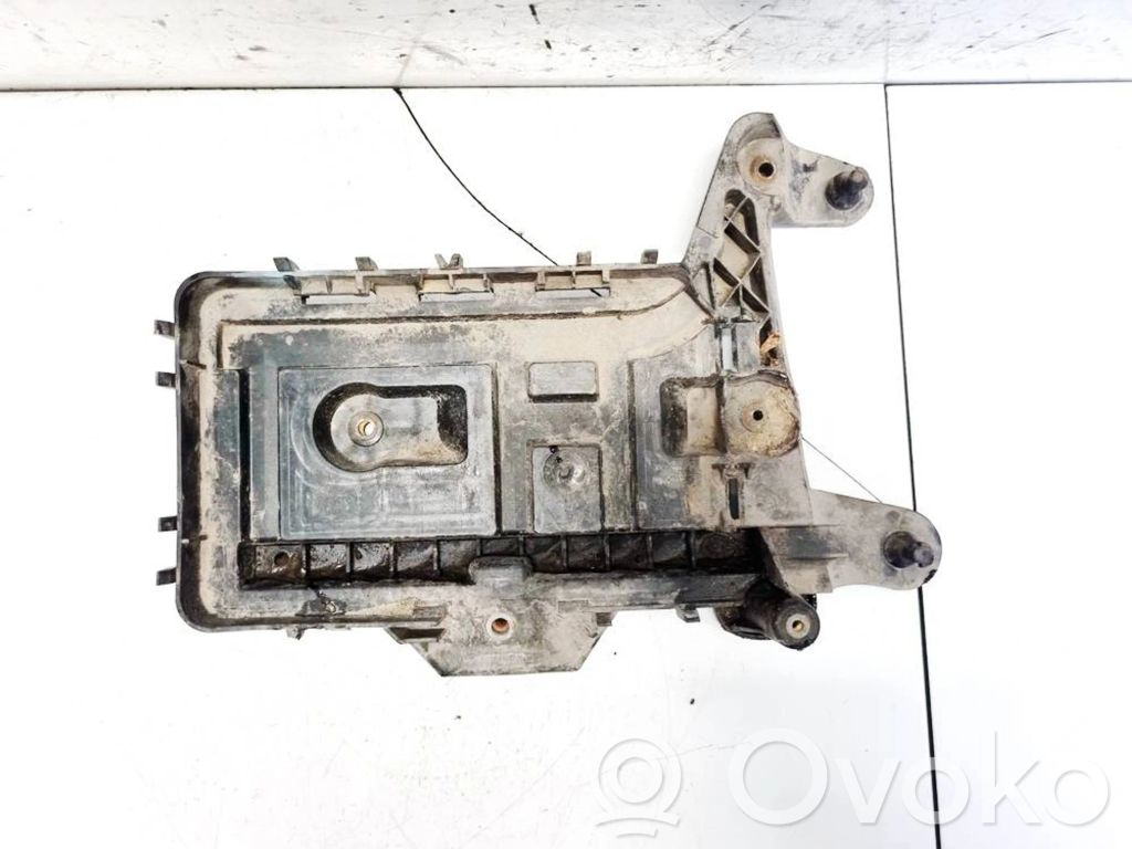Volkswagen PASSAT B6 Vassoio scatola della batteria