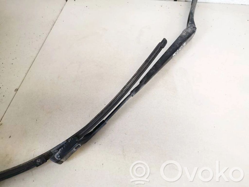 Volkswagen PASSAT B6 Braccio della spazzola tergicristallo anteriore