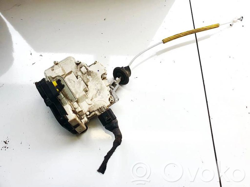 Audi A4 S4 B7 8E 8H Serratura portiera posteriore 