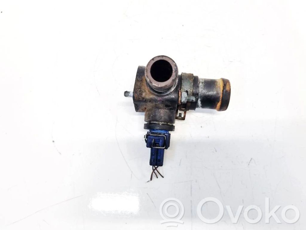 Audi A4 S4 B5 8D Tuyau de liquide de refroidissement moteur