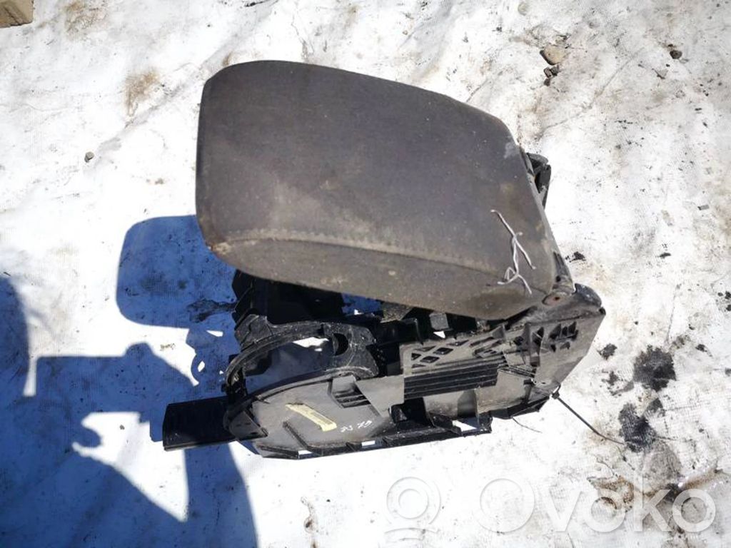 Volkswagen Golf V Reposabrazos 