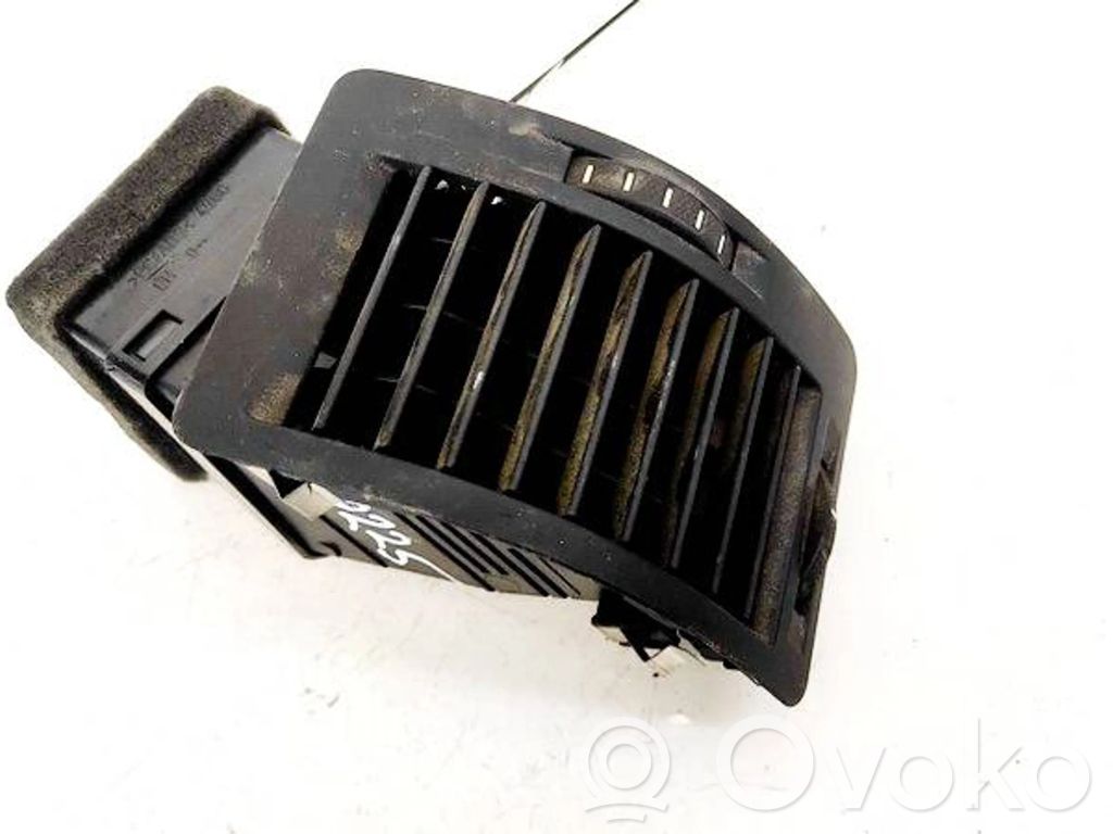 Skoda Octavia Mk2 (1Z) Boczna kratka nawiewu deski rozdzielczej