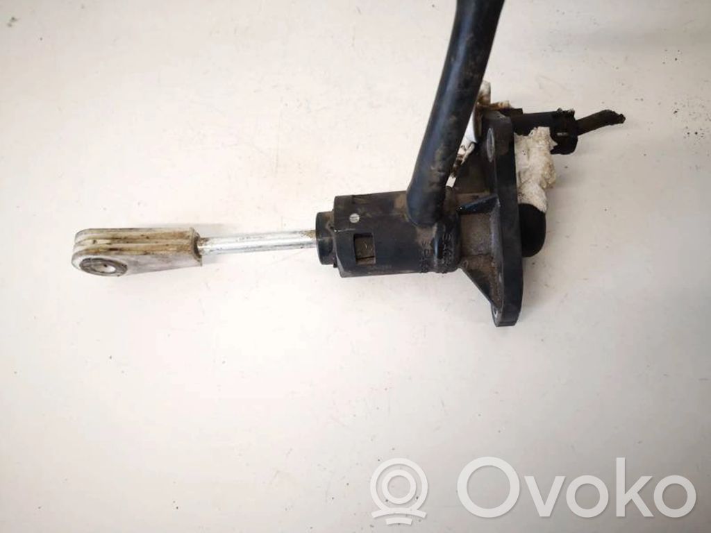Volkswagen PASSAT B5 Kytkimen pääsylinteri