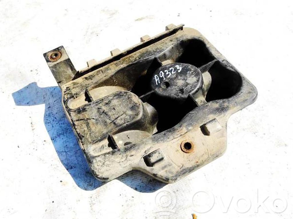 Audi A3 S3 8L Akkulaatikon alusta