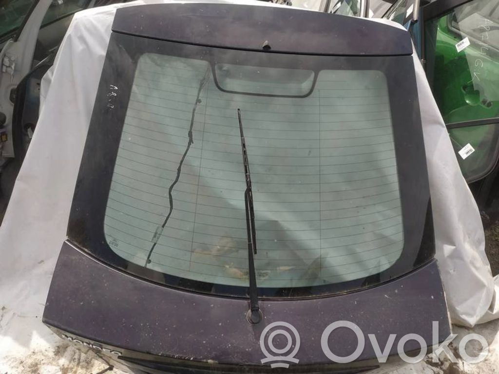 Ford Mondeo Mk III Tylna klapa bagażnika 