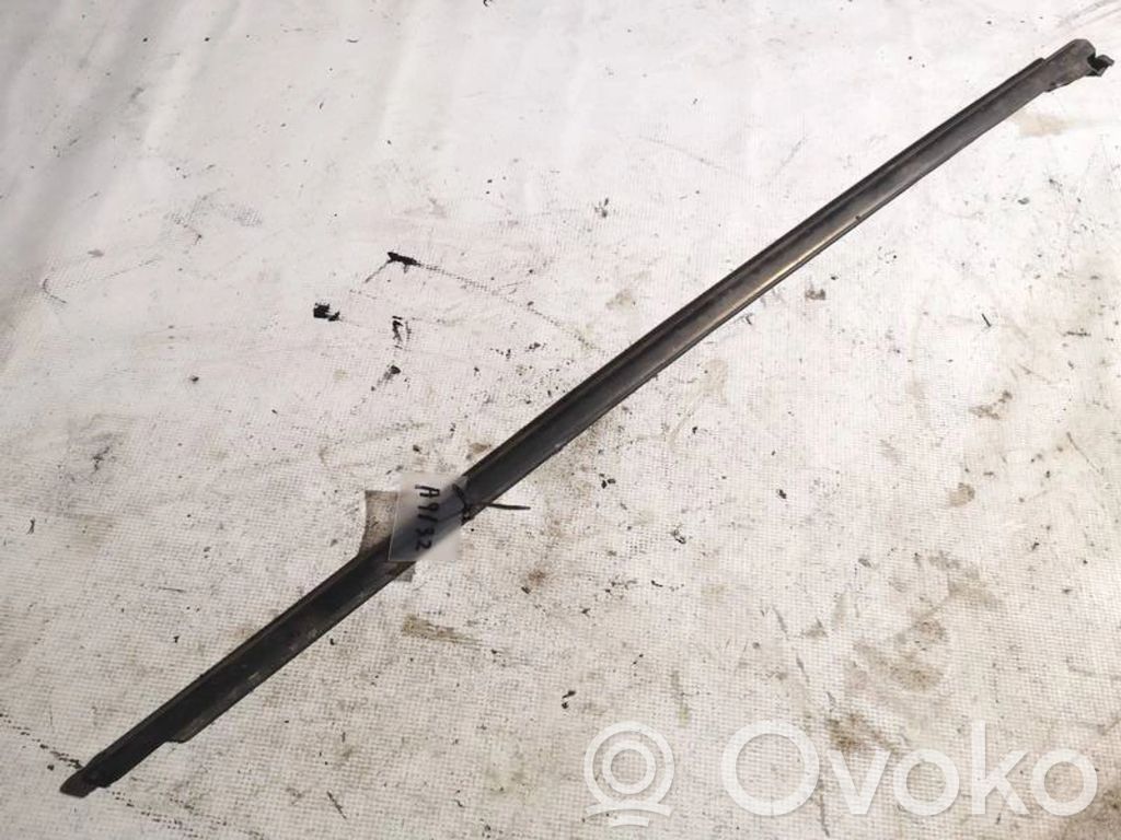 Volkswagen Jetta V Ornament geam ușă spate 