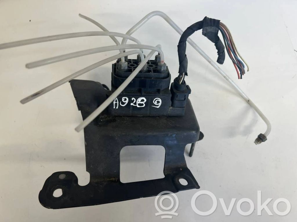 Mercedes-Benz ML W164 Módulo de control de la suspensión neumática (trasera) 