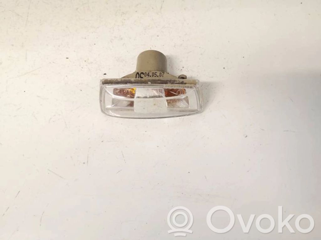 Opel Zafira B Semnalizator bară față 