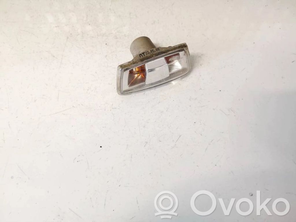 Opel Zafira B Indicatore di direzione del parafango anteriore