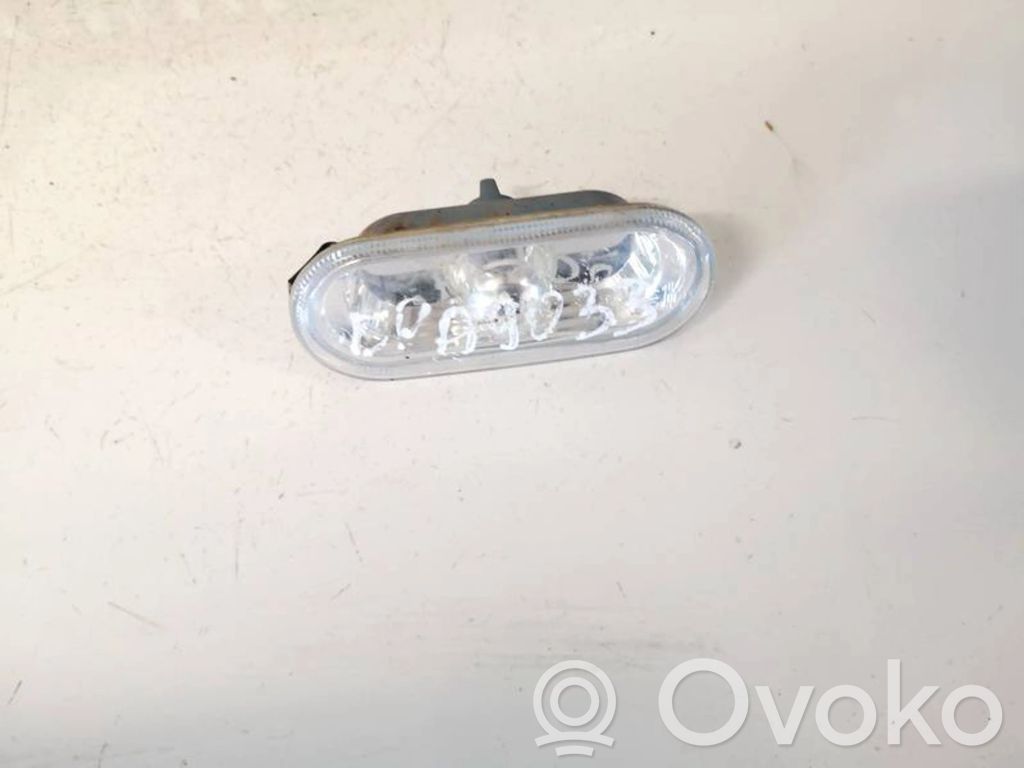 Volkswagen Polo Indicatore di direzione del parafango anteriore 
