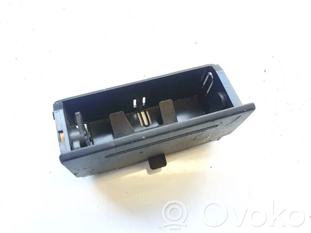 Audi A6 S6 C6 4F Aschenbecher 