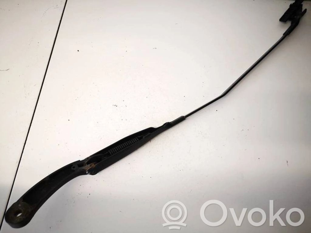 Volkswagen Golf IV Braccio della spazzola tergicristallo anteriore