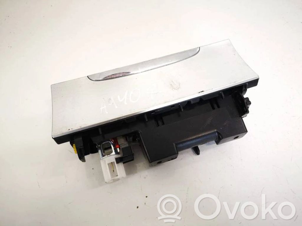Volkswagen PASSAT B6 Posacenere auto 