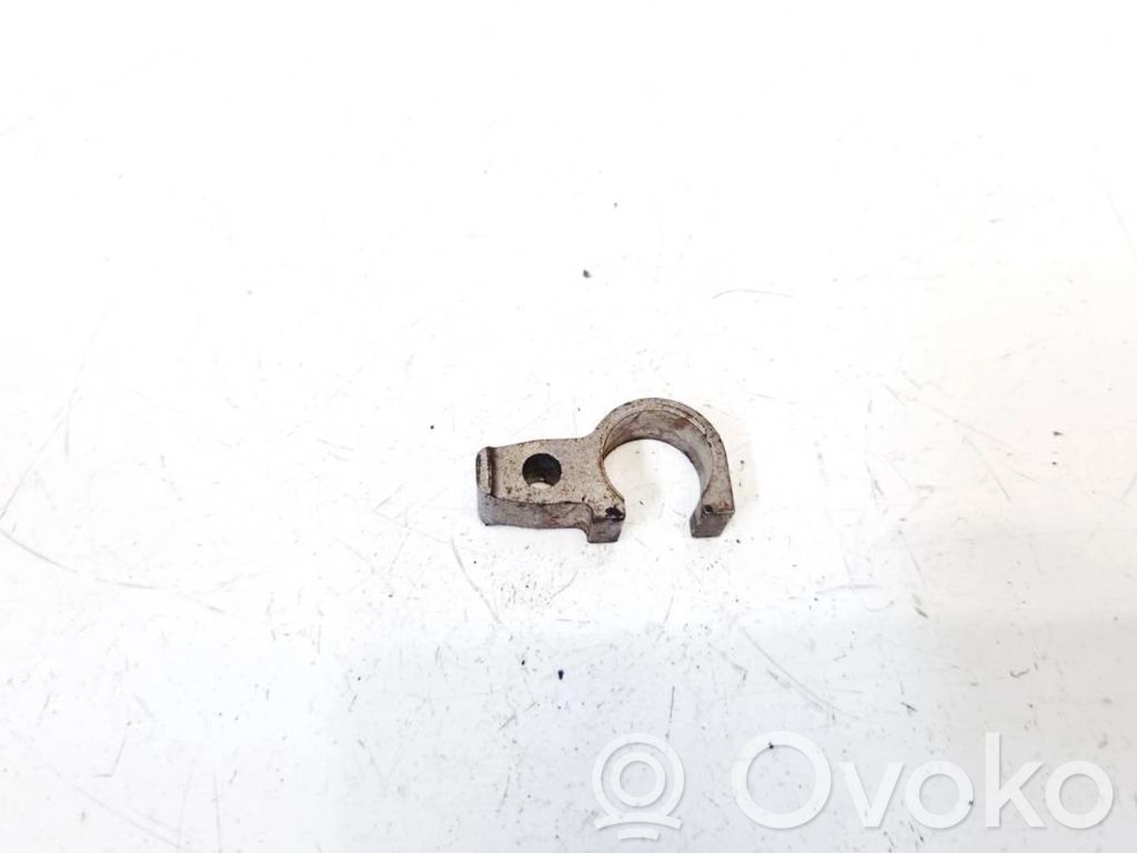 Abrazadera del inyector de combustible
