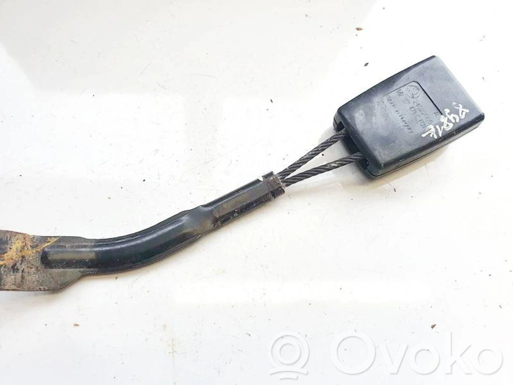 Skoda Octavia Mk2 (1Z) Klamra przedniego pasa bezpieczeństwa 