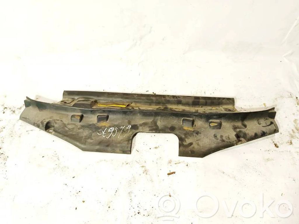 Nissan Primera Pas przedni 