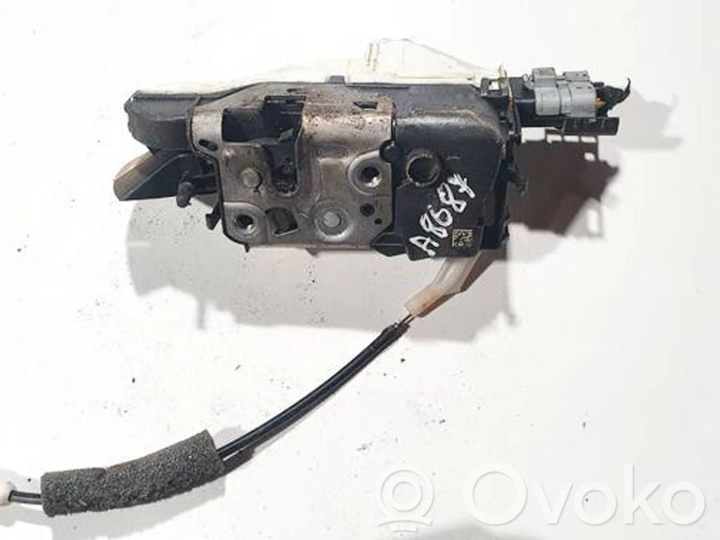 Cerradura de puerta delantera