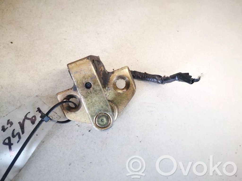 Ford Mondeo Mk III Rygiel zamka drzwi przednich 