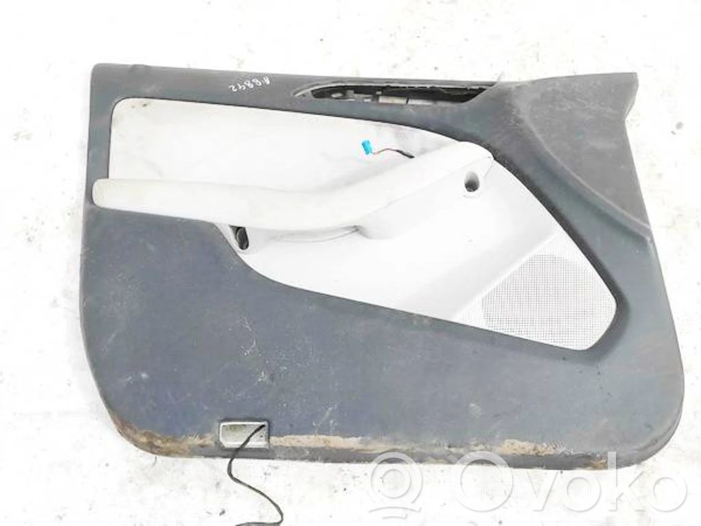 Mercedes-Benz B W246 W242 Etuoven verhoilu